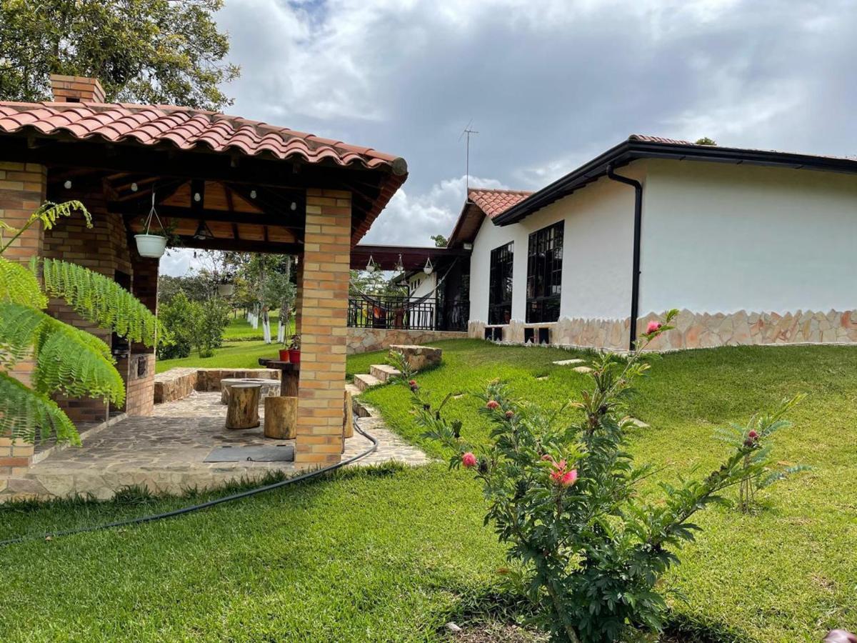 Casa De Campo Villa Tatiana- Mesa De Los Santos Los Santos  Esterno foto